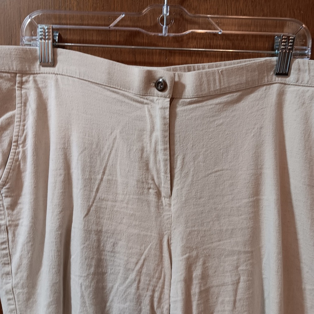 Cathy Daniels Womens Tan Capri Pants Size 12 Button‎ Accent Linen Blend Casual - Picture 3 of 5